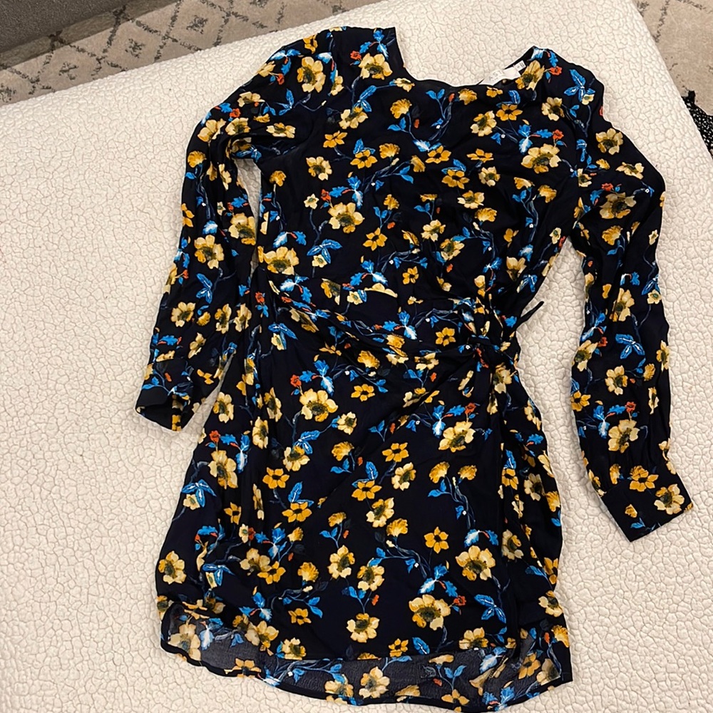 Cute wrap dress, perfect for a summer night
